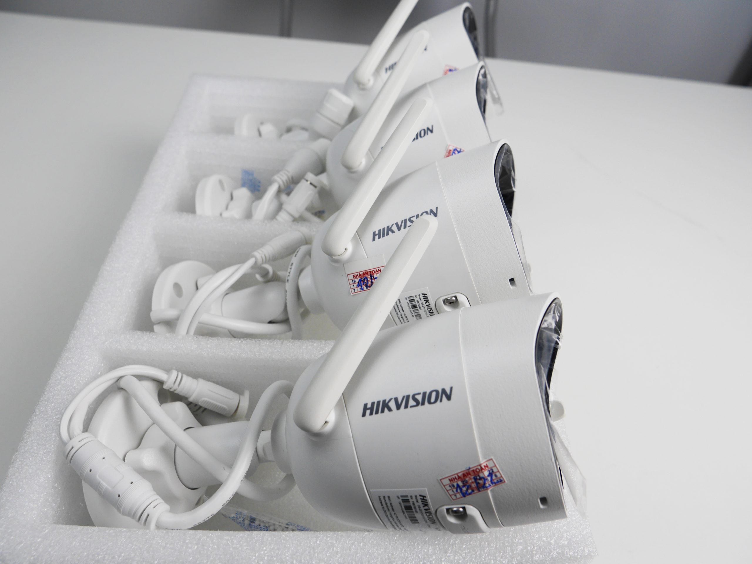 Bộ Kit 4 camera Wifi Hikvision NK42W0H(D)