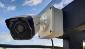 camera ra IP hikvision