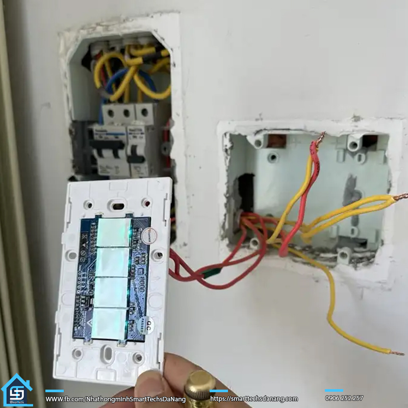 Công tắc thông minh Vconnex – Không viền