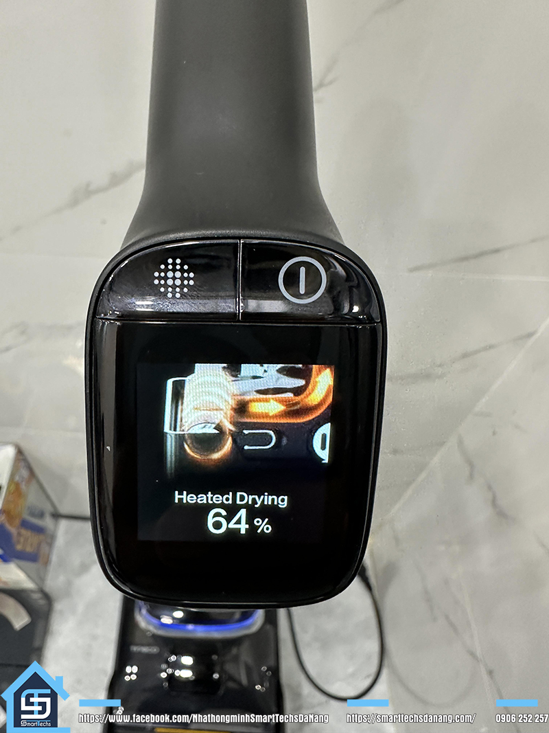 Màn hình LCD hiện đại, hiển thị các chế độ của robot