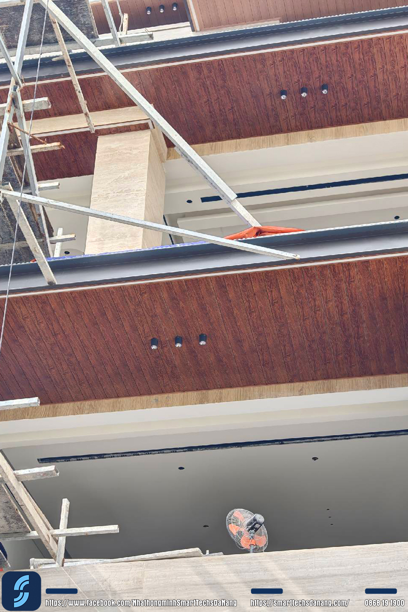 Đèn LED Spotlight trụ 10W ốp nổi 36 độ