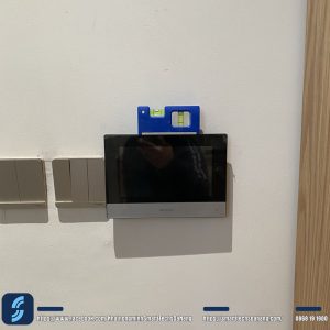 Màn hình chuông cửa IP Hikvision SH-KH6322-WTE1 lắp đặt tại nhà khách