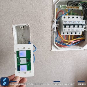 Thay đổi công tắc cơ sang công tắc thông minh.