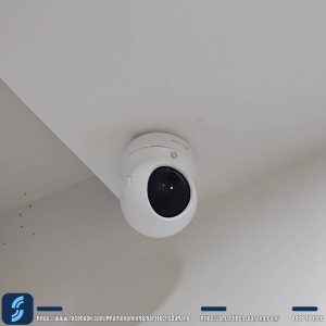  EZVIZ C6N Pro 2K 3MP khi lắp tầng 1 nhà khách