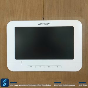 Màn hình Hikvision DS-KIS203T lắp đặt tại nhà khách