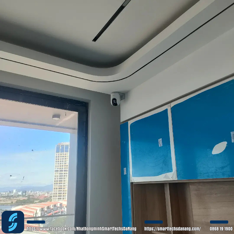 Camera WiFi quay quét thông minh EZVIZ H8C 4MP lắp đặt tại nhà khách