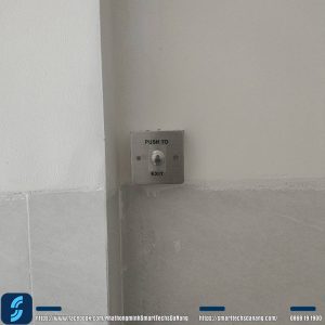 Lắp đặt nút exit tại nhà khách