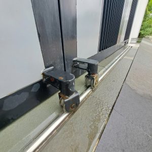Ray dưới cổng tự động